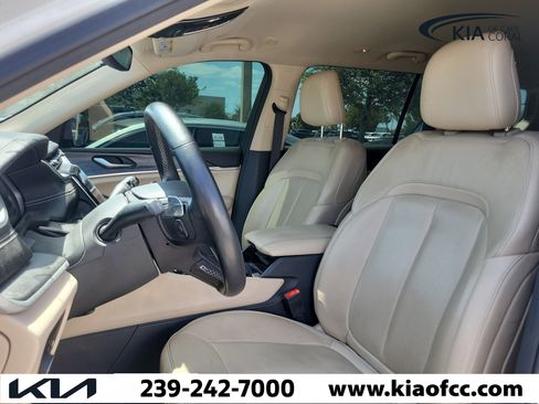 Used 2022 Jeep Grand Cherokee L Limited image 14