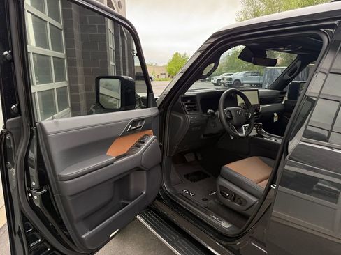 Used 2026 Lexus GX 550 w/ Accessory Package (ZB) AWD/4WD image 30