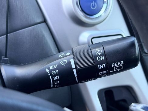 Used 2012 Toyota Prius V Five FWD image 38