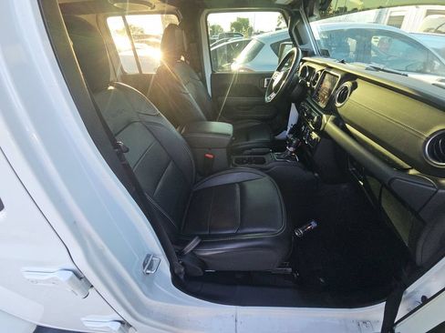 Used 2023 Jeep Wrangler Unlimited Sahara w/ Cold Weather Group AWD/4WD image 5