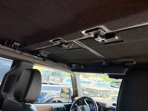 Used 2024 Ford Bronco Outer Banks AWD/4WD image 8