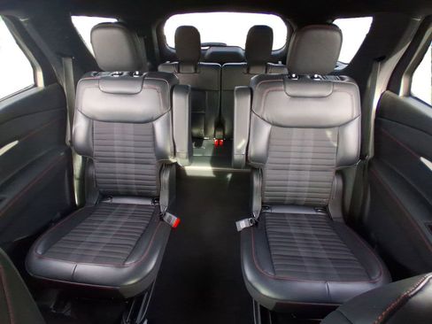 Used 2025 Ford Explorer ST-Line image 12