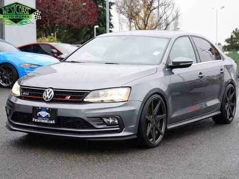 Used 2017 Volkswagen Jetta GLI image 1