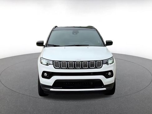 Used 2025 Jeep Compass Limited AWD/4WD image 4
