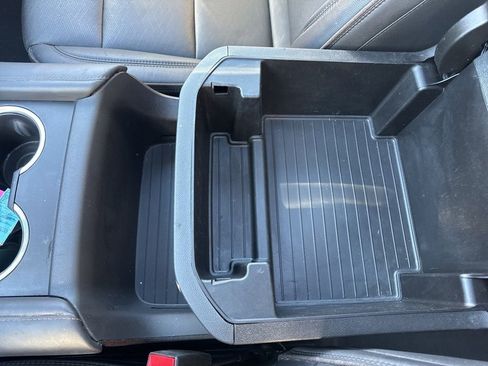 Used 2024 Chevrolet Suburban High Country image 30