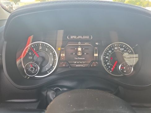 Used 2022 RAM 1500 Laramie AWD/4WD image 12