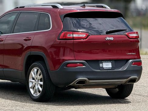 Used 2016 Jeep Cherokee Limited FWD image 16