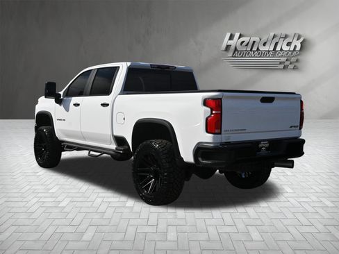 Used 2025 Chevrolet Silverado 2500 ZR2 w/ Technology Package AWD/4WD image 8