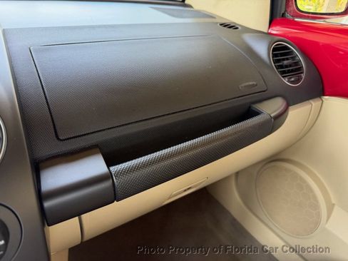 Used 2010 Volkswagen Beetle Convertible FWD image 47