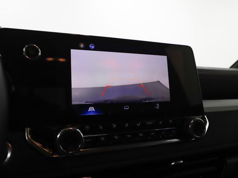 Used 2024 Chevrolet Colorado Z71 w/ Z71 Convenience Package 2 image 27