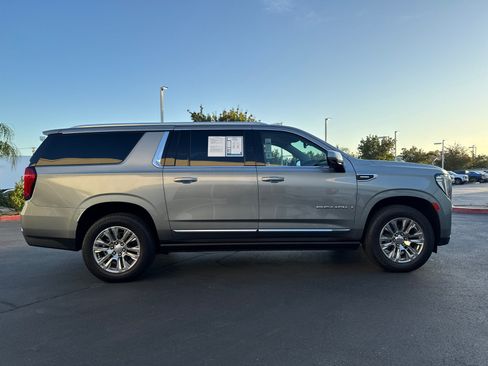 Certified 2023 GMC Yukon XL Denali RWD image 7