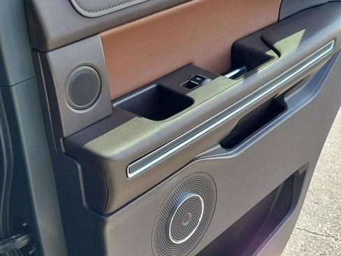 Used 2023 Ford Expedition King Ranch image 7