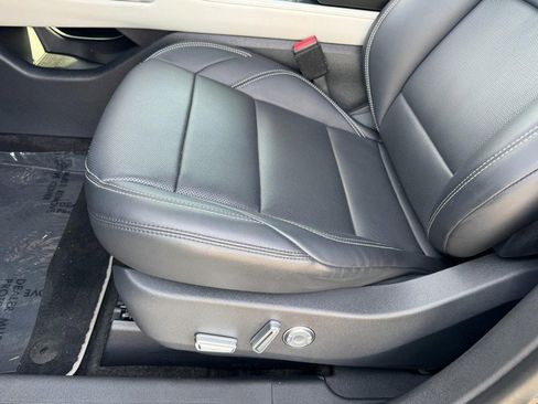 Certified 2024 Lincoln Nautilus Premier image 26