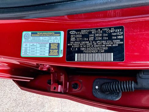 Used 2025 Hyundai Elantra SEL FWD image 35