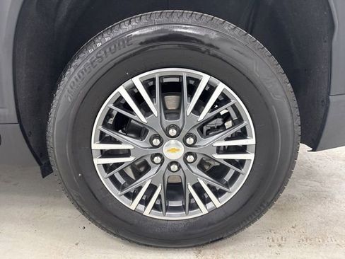 Used 2026 Chevrolet Traverse LT image 36