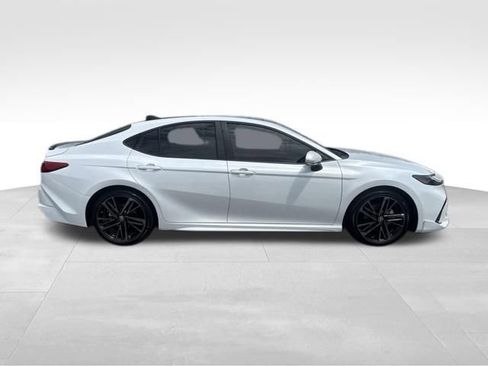 Used 2025 Toyota Camry XSE FWD image 6
