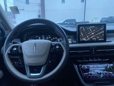 Used 2021 Lincoln Corsair AWD w/ Premium Package image 28