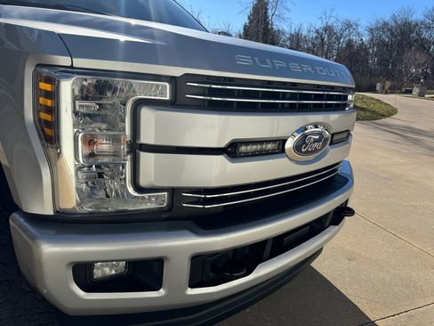 Used 2018 Ford F250 Lariat w/ Lariat Value Package image 33