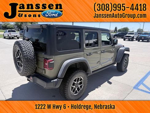 Used 2025 Jeep Wrangler Unlimited Rubicon w/ Convenience Group AWD/4WD image 6