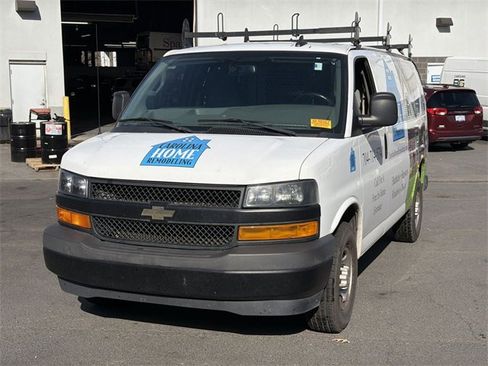 Used 2018 Chevrolet Express 2500 w/ Driver Convenience Package image 7