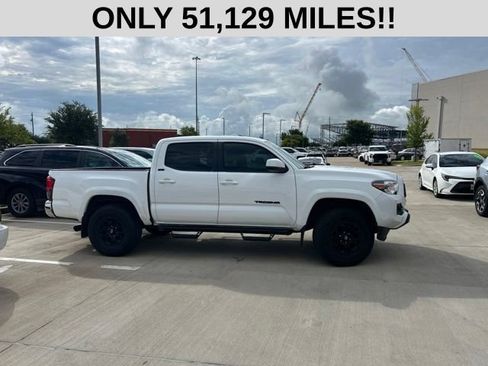 Used 2021 Toyota Tacoma SR5 RWD image 2