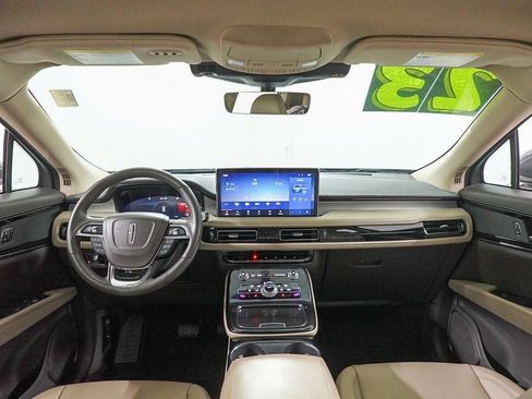 Used 2023 Lincoln Nautilus AWD w/ Premium Package image 6