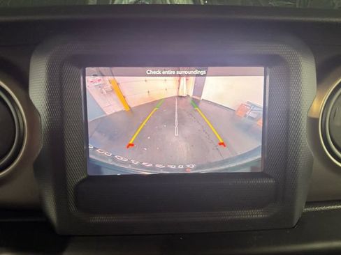 Used 2021 Jeep Wrangler Unlimited Sport AWD/4WD image 17