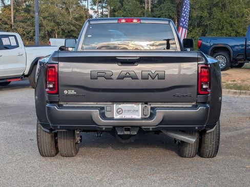 New 2026 RAM 3500 Big Horn AWD/4WD image 6