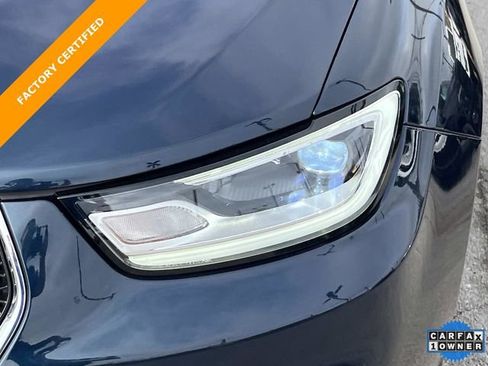 Certified 2024 Chrysler Pacifica Limited image 10