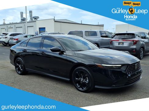 Used 2025 Honda Accord SE image 1