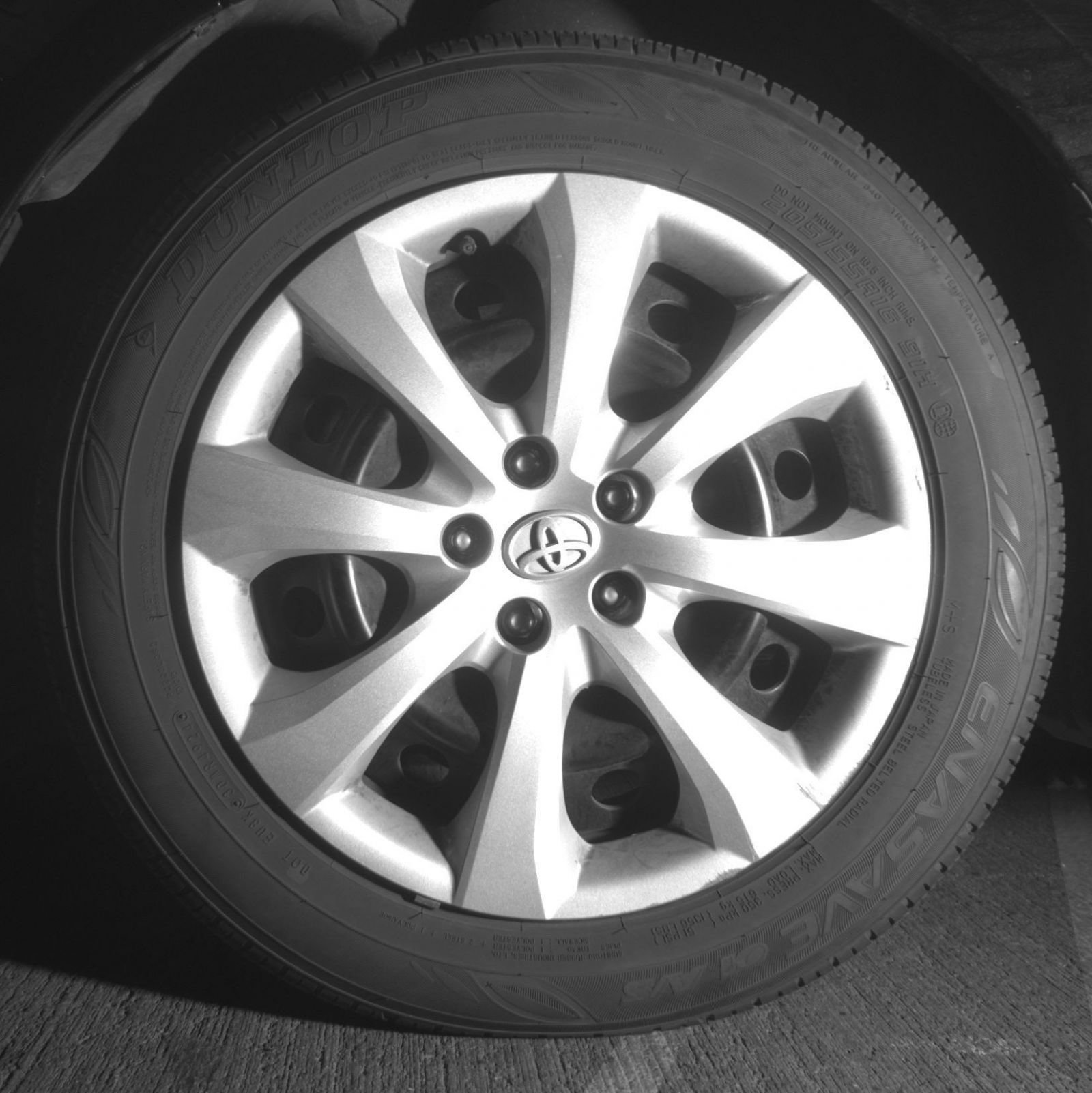 Used 2025 Toyota Corolla LE FWD image 13