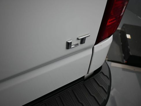 Used 2023 Chevrolet Silverado 1500 LT image 40