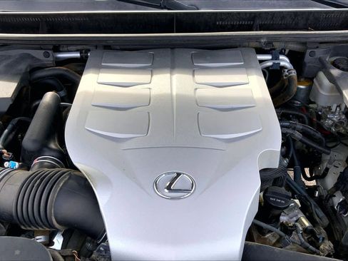 Used 2014 Lexus GX 460 image 32