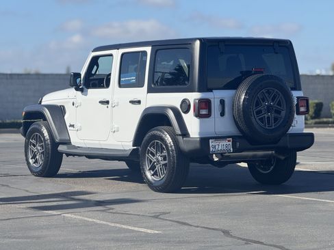 Used 2024 Jeep Wrangler Sport S image 5