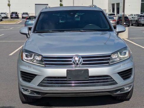 Used 2017 Volkswagen Touareg Wolfsburg Edition AWD/4WD image 9