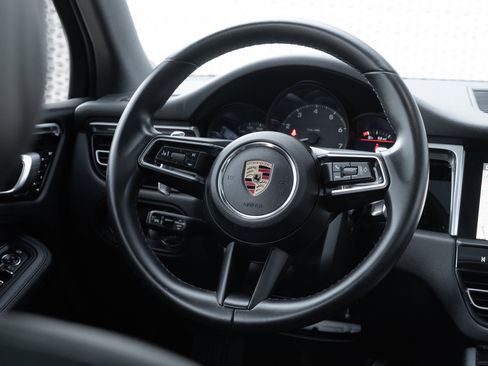 Used 2022 Porsche Macan AWD/4WD image 9