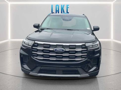 Certified 2025 Ford Explorer Active AWD/4WD image 2