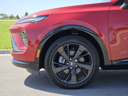 New 2025 Buick Envision Sport Touring image 6