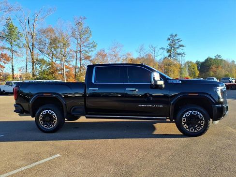 Used 2024 GMC Sierra 2500 Denali w/ Denali Reserve Package image 3