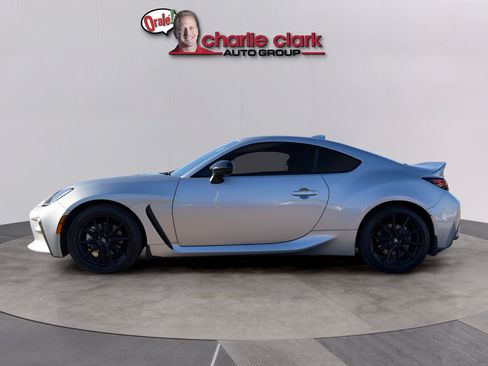Used 2025 Toyota GR86 Premium RWD image 2