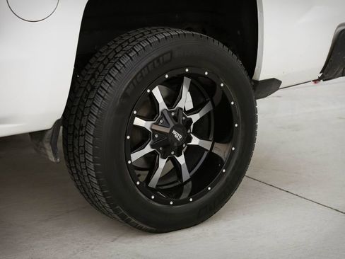 Used 2018 Chevrolet Silverado 1500 LTZ w/ Texas Edition image 10