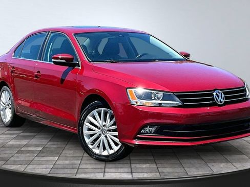Used 2016 Volkswagen Jetta SEL FWD image 3
