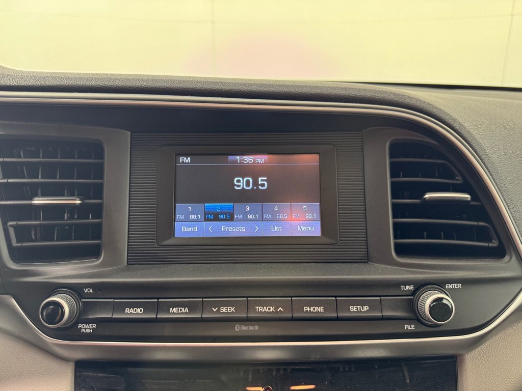 Used 2019 Hyundai Elantra SE FWD image 16