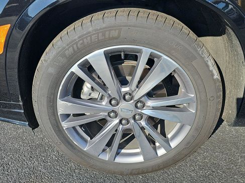 Certified 2025 Cadillac XT6 Premium Luxury image 4