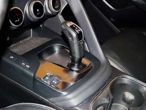 Used 2020 Jaguar E-PACE SE image 34