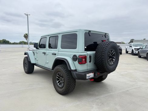 Used 2024 Jeep Wrangler Unlimited Rubicon AWD/4WD image 2