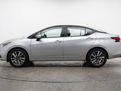 Used 2025 Nissan Versa SV FWD image 5