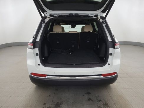 Used 2022 Jeep Grand Cherokee Limited 4xe image 29