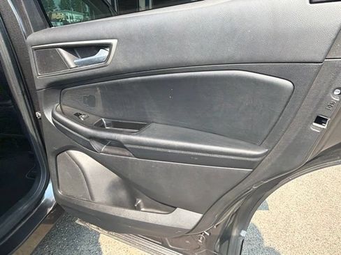 Used 2016 Ford Edge SEL w/ Equipment Group 201A AWD/4WD image 11