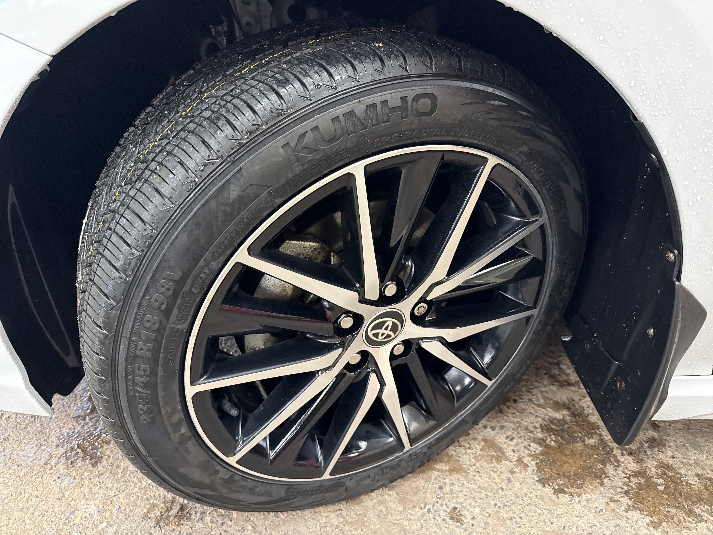 Used 2024 Toyota Camry SE FWD image 4